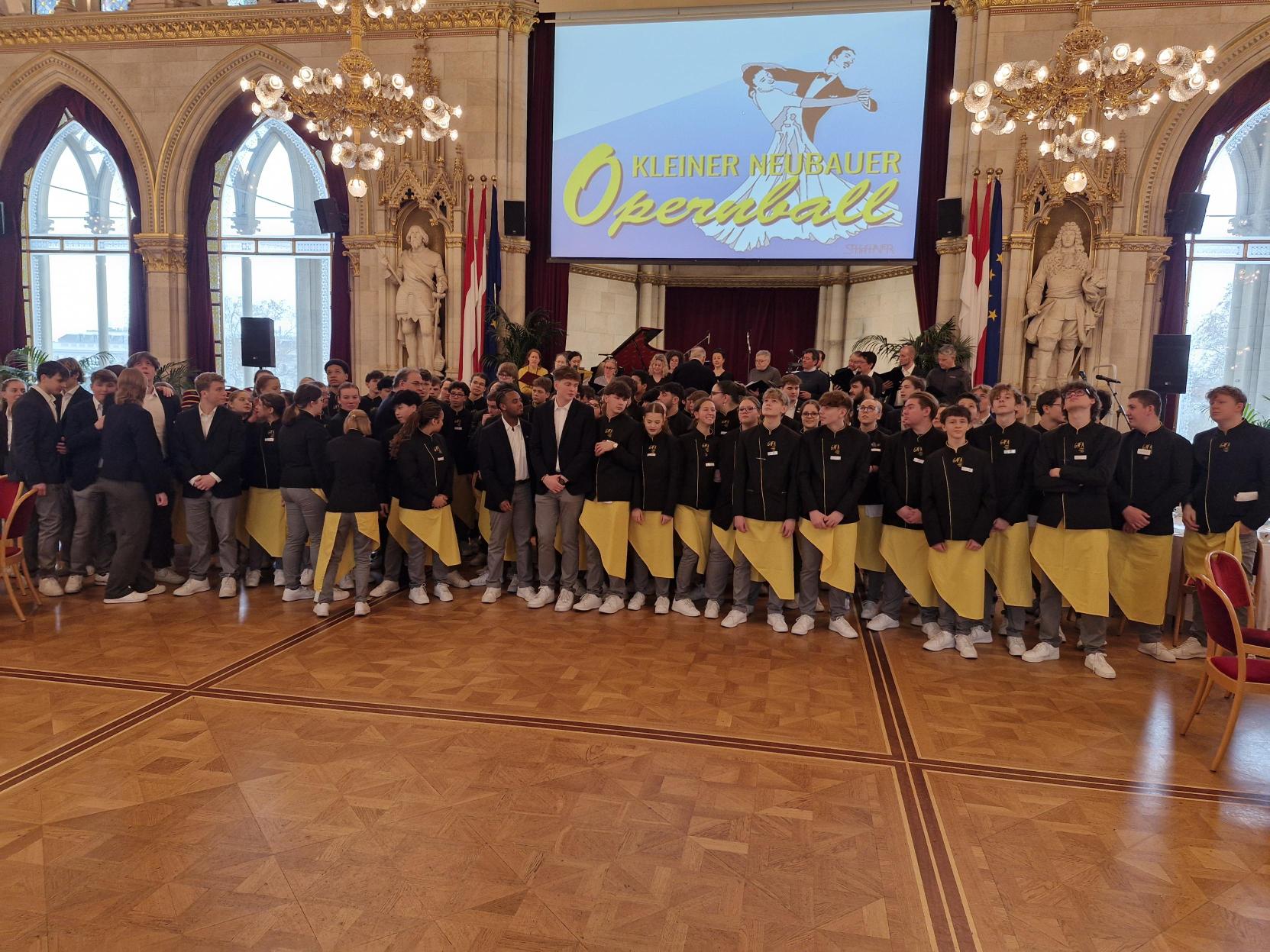 Ein Abend voller Eleganz: Neubauer Opernball