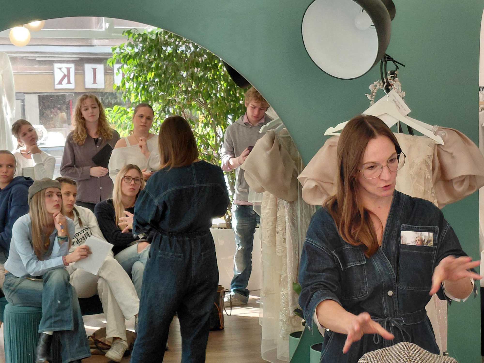 Im Gespräch mit Modelabels - Modemarketing Schüler:innen in Wien unterwegs!