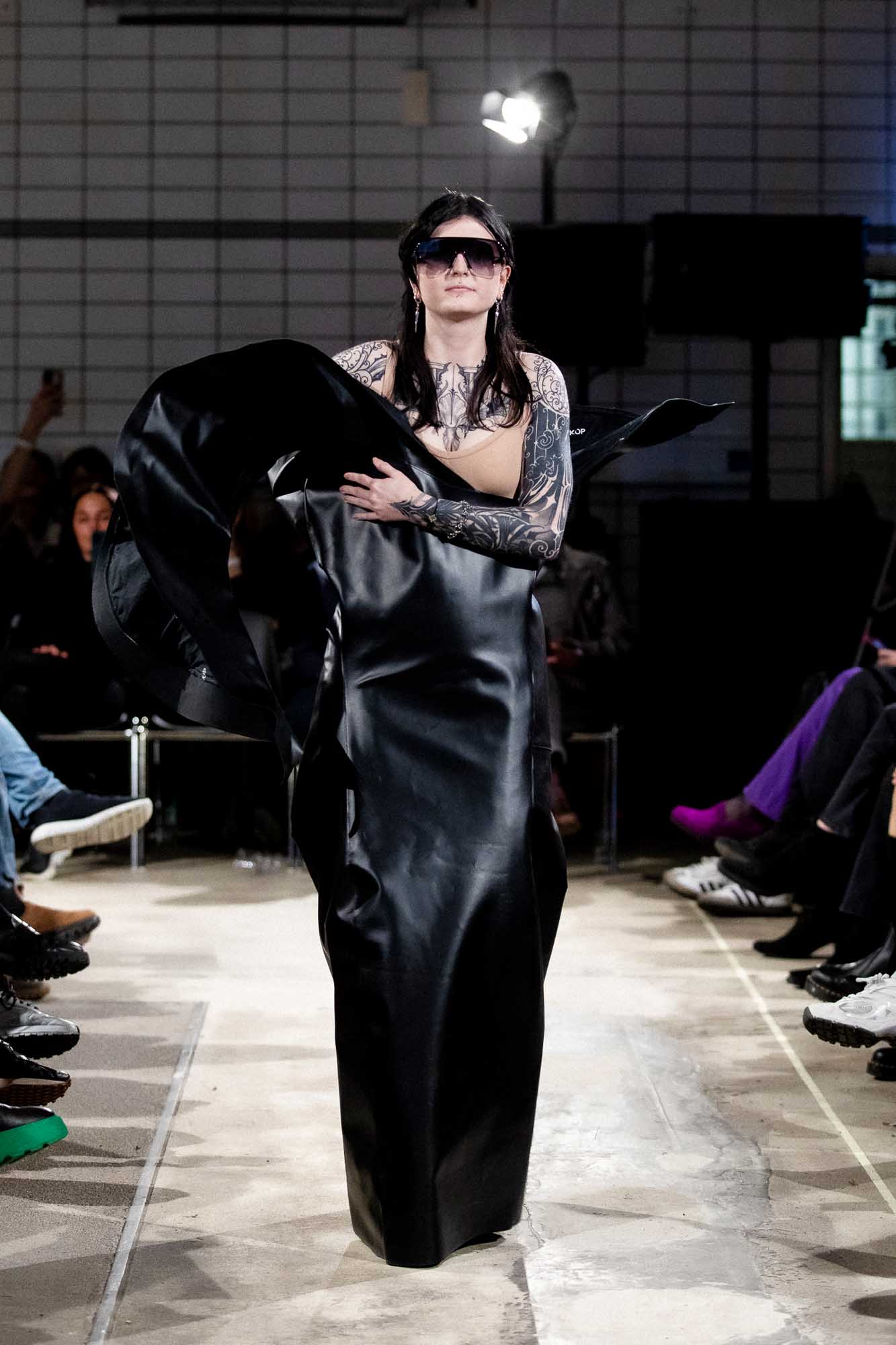 INTRO 25 - avantgardistische Fashionshow!